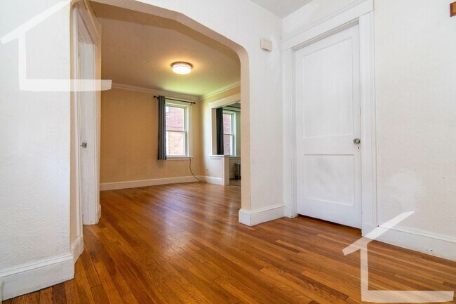 Photo - Great 3 Bed (1st Fl Duplex) Close to Green Line and Bus Stop