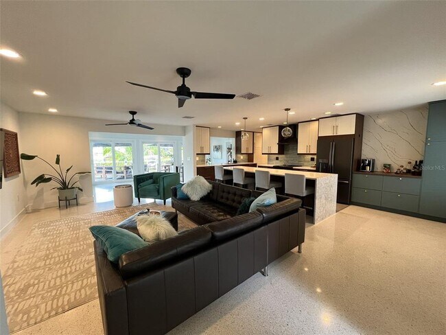 Photo - 481 Magellan Dr