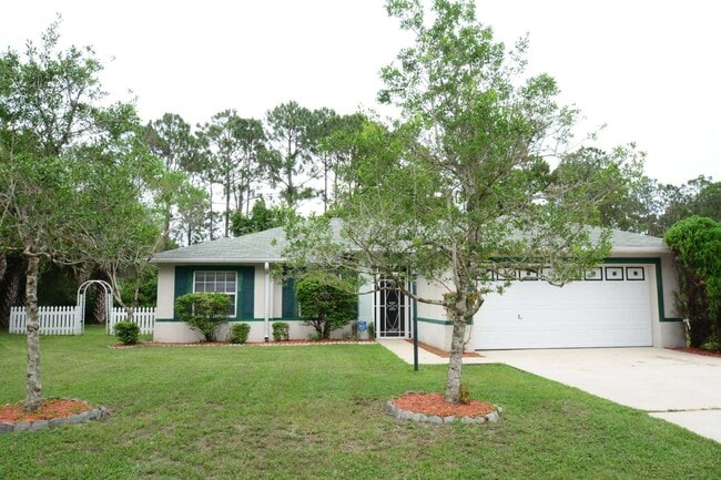 Building Photo - Fenced Yard, Screened Porch 3Bed/2Bath