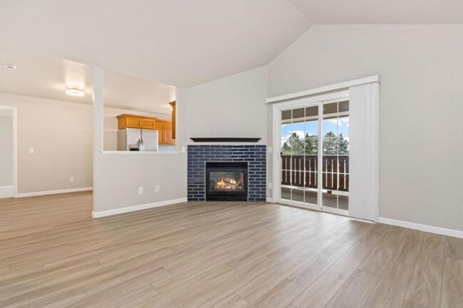 Photo - 1335 Lake Cir