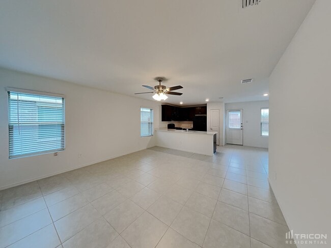 Photo - 812 Odlozil Ln