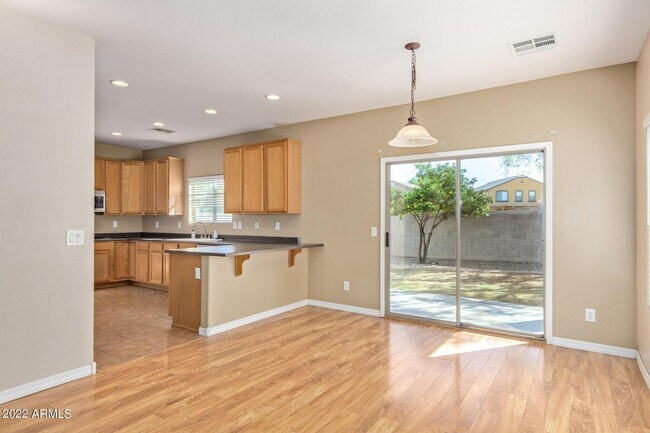 Photo - Beautiful 5 bedroom, 3 bathroom home in Surprise AZ