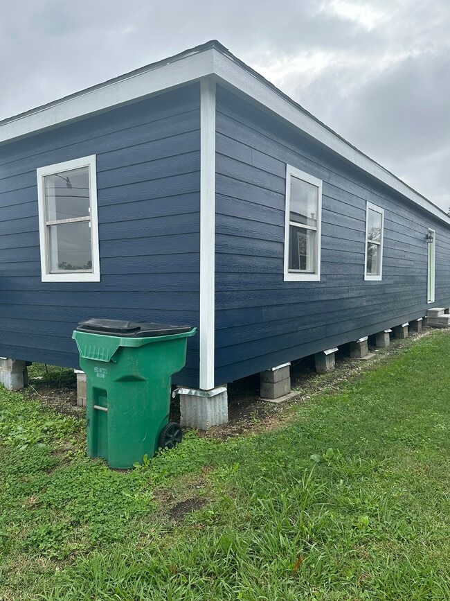 Photo - 1818 Brown Ave