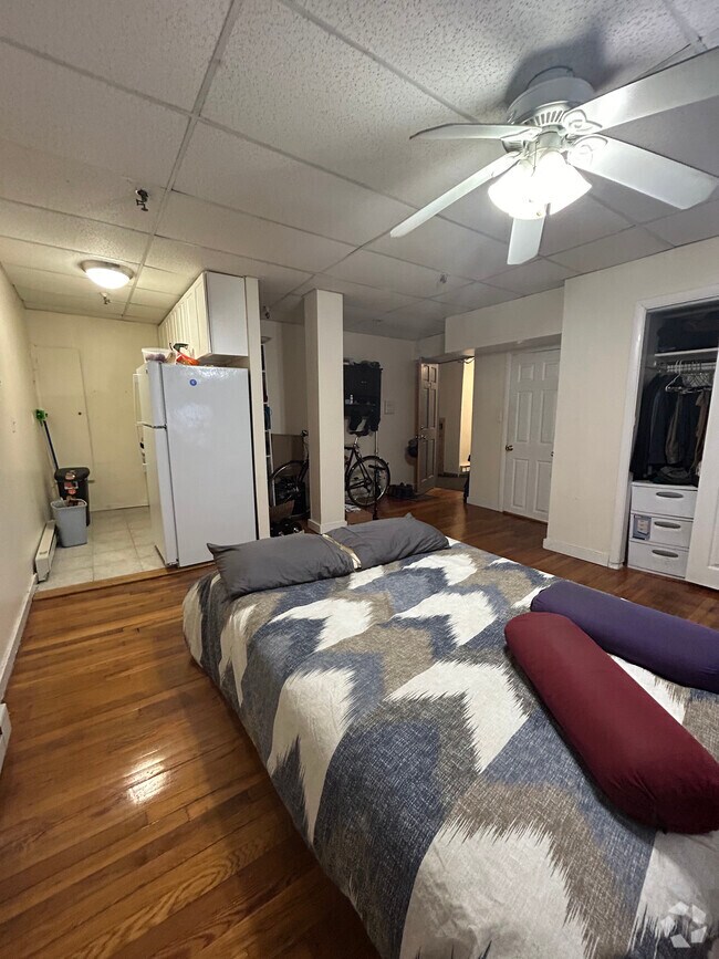 Building Photo - 857 Beacon St Unit 2 Rental
