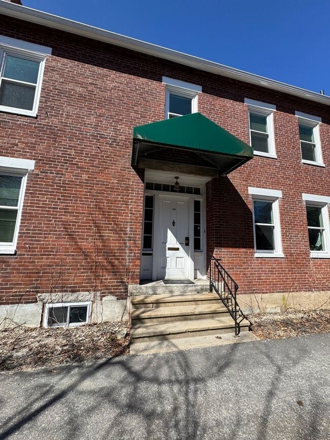 Building Photo - 14-16 Lincoln St Unit Apt. 14