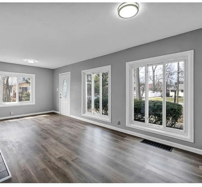 Photo - 204 Grove Ave