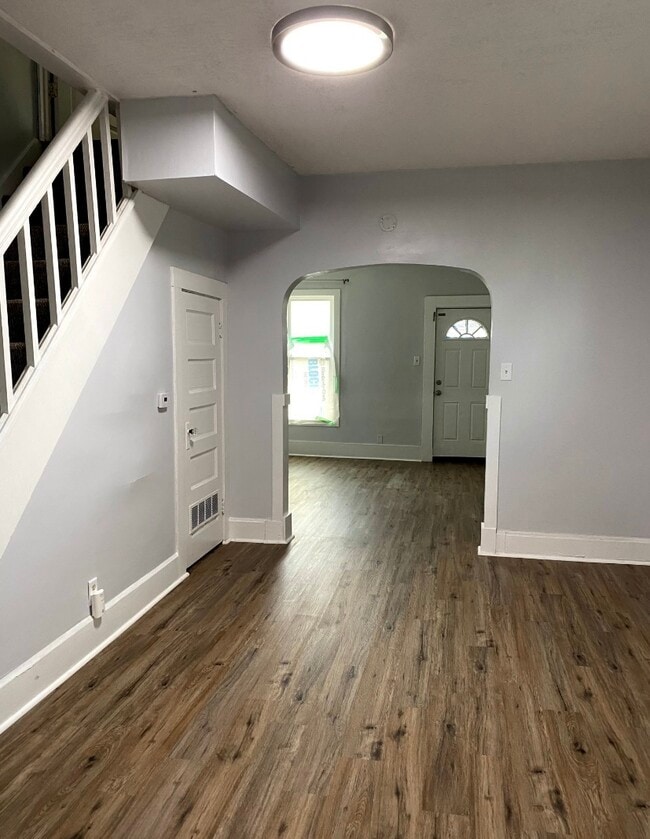 Photo - 1202 Hoefgen St