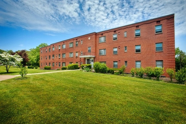Hoodridge Court
