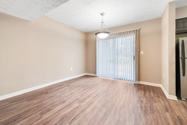 Photo - Reserve at Riverdale