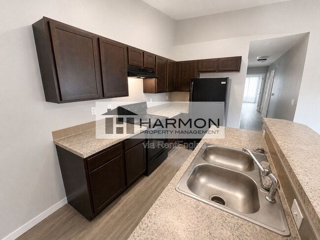 Photo - 818 N Crestway Ave