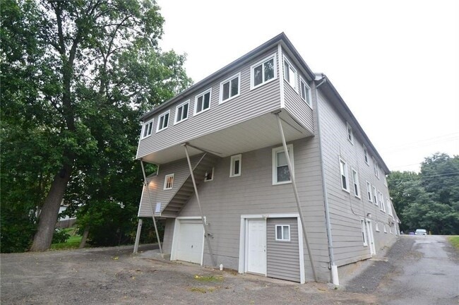 Building Photo - 575 Ridge Rd Rental