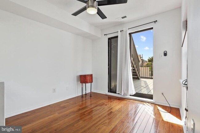 Photo - 730 Light St St Unidad C