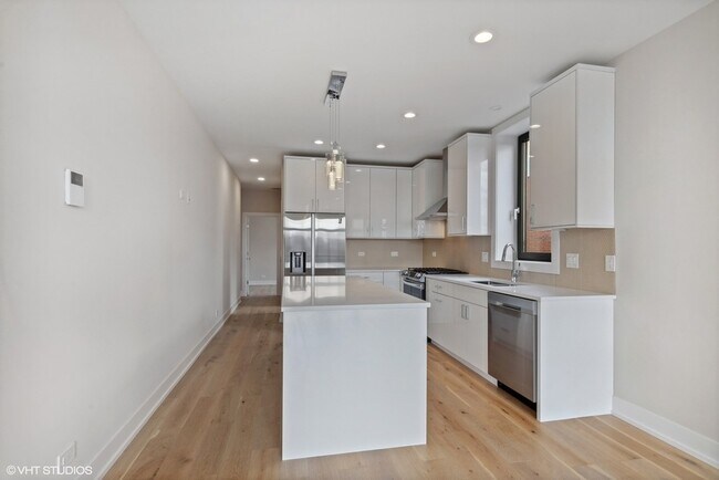 Photo - 3332 W Irving Park Rd Unit 3
