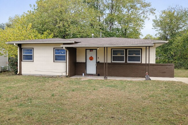 Photo - Evans Avenue