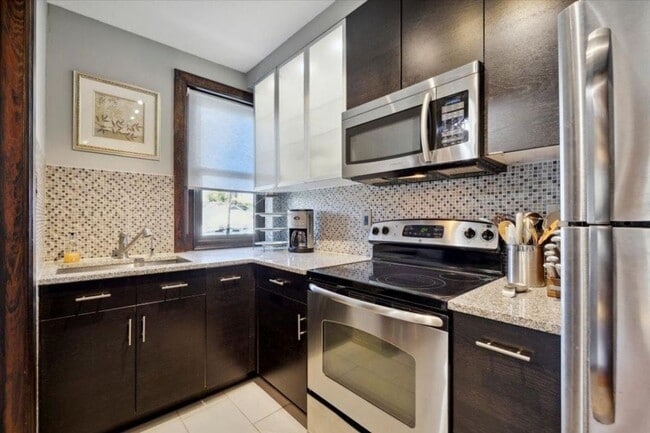 Photo - 415 W Union St Unit 2