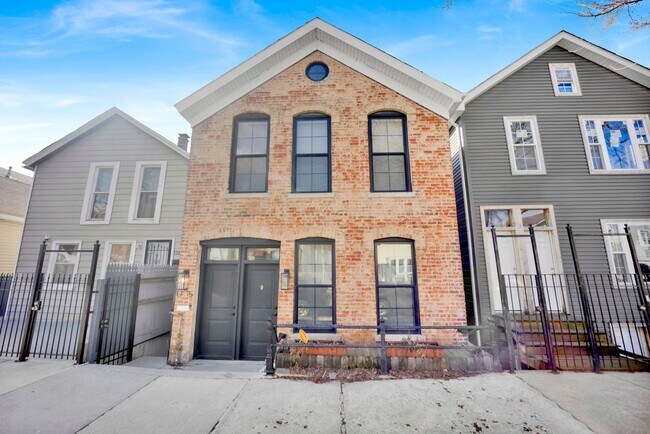 Building Photo - 1735 W Cullerton St Unit 1735 W Cullerton St