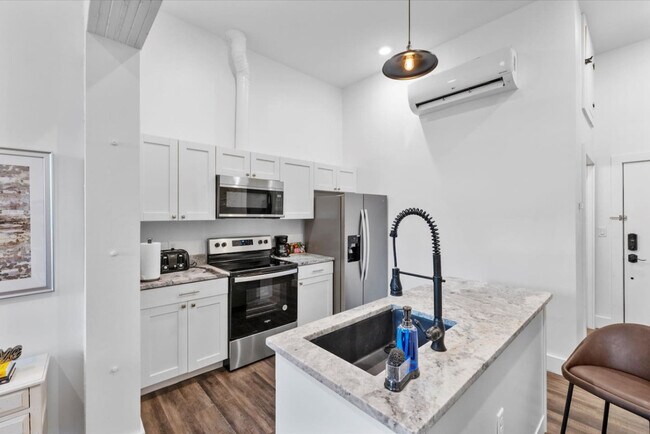 Photo - 18 W Elder St Unit SI ID1540380P