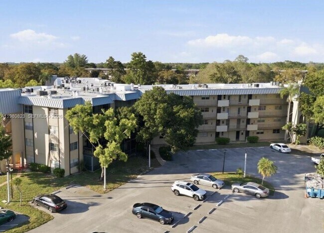 Photo - 6101 N Falls Cir Dr Unit 405