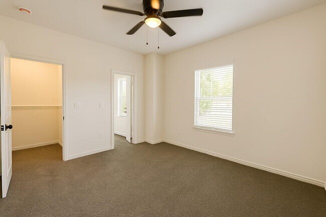 Photo - 16770 Meadowcroft St