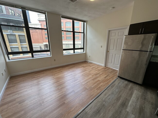 Building Photo - 68 Essex St Rental