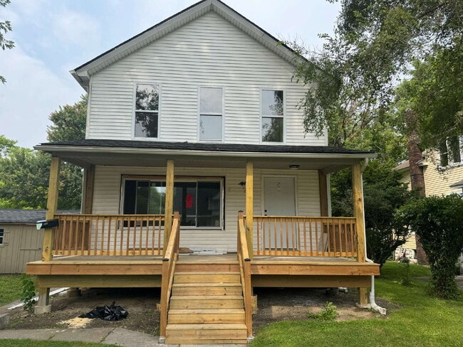 Building Photo - Five Bedrooms. Two Bathrooms. One Perfect ... Rental