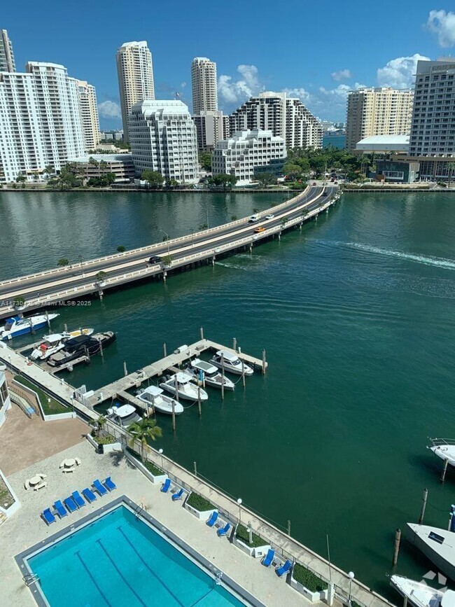 Building Photo - 905 Brickell Bay Dr Unit 1431 Rental