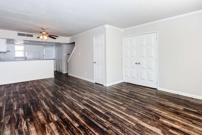 Photo - Bel Air Oaks