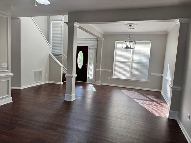 Photo - Beautiful, Spacious 3 bedroom home with bonus and fenced yard.