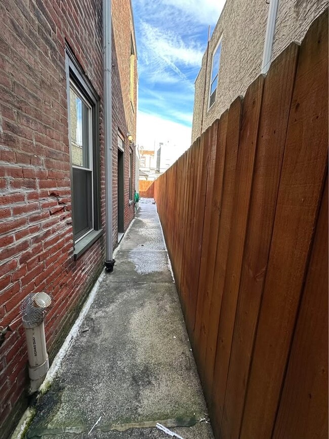 Photo - 2213 Federal St