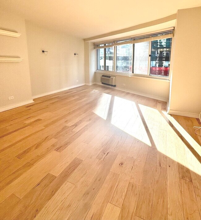 Photo - 211 E Ohio St Unit 1215