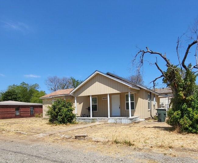 Building Photo - 507 W Hallmark Ave Rental