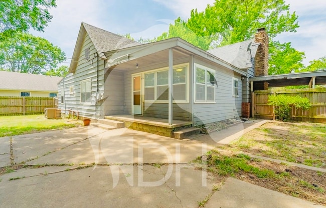 Photo - "Charming 3-Bedroom Oasis with 2 Full Baths in the Heart of Vinita!"