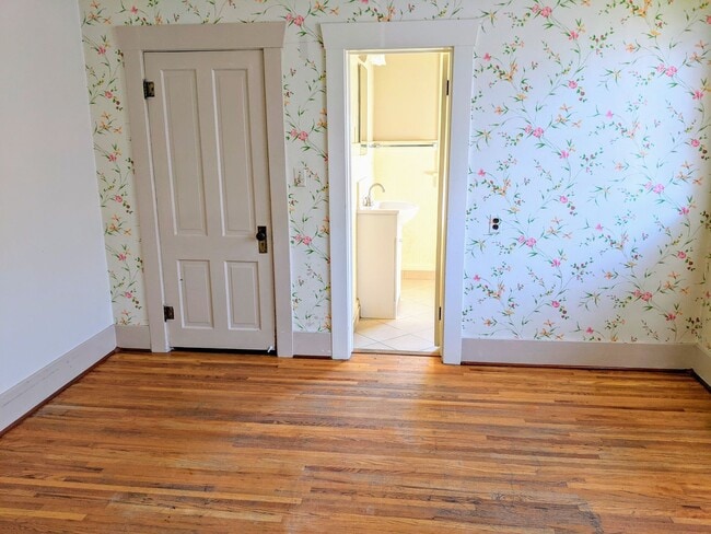 Photo - 217 SW 3rd St