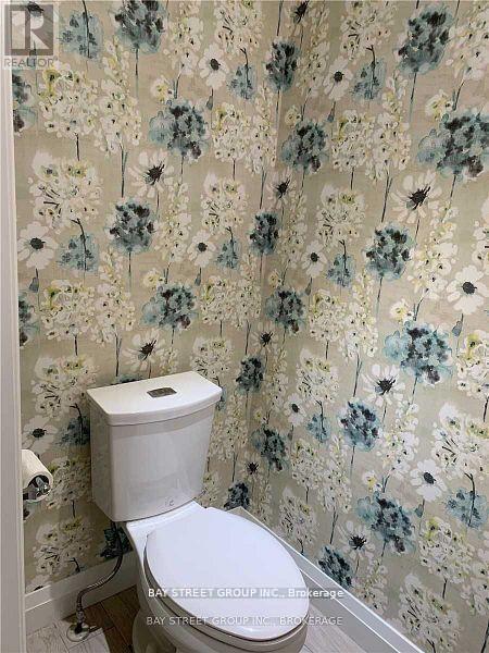 Photo - 615 Summer Park Crescent