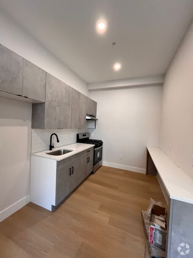 Building Photo - 18 Church St Rental