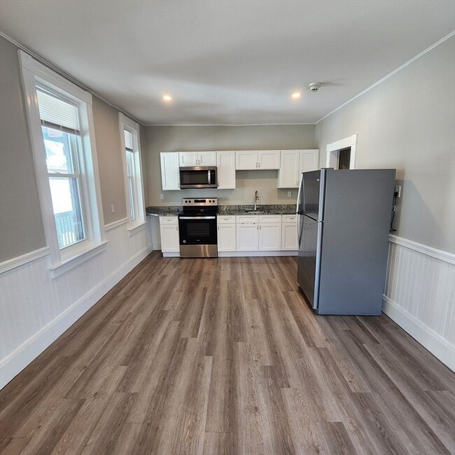 Photo - 76.5 Maple St Unidad L