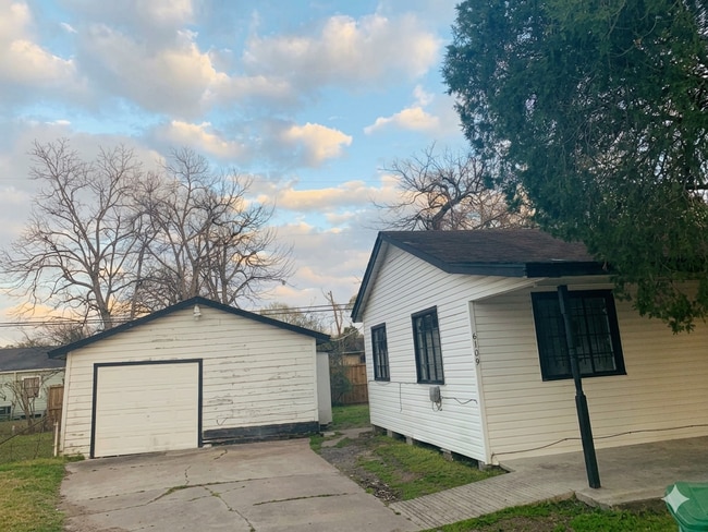 Photo - 4 Bedroom Single Family in Houston! Recently Remodeled