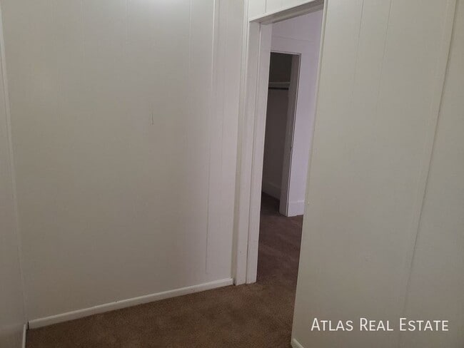 Photo - 810 E 9th St Unidad 3