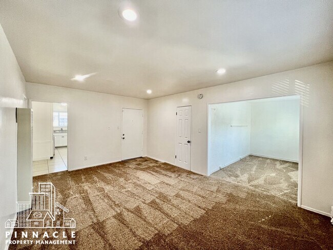Upstairs 2 Bedroom Apartment For Rent in T... - Upstairs 2 Bedroom Apartment For Rent in T...