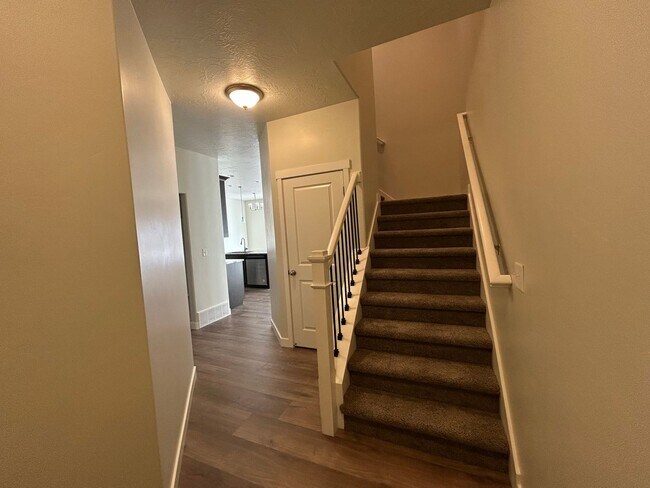 Photo - 3 Bedroom 2.5 Bathroom Townhome in Lehi!