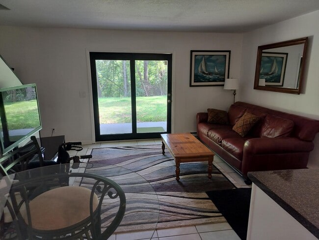 Photo - 487 N Country Clb Dr