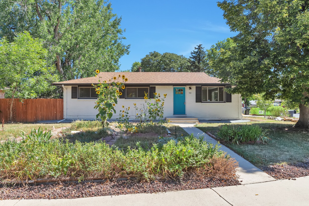 10 S Busch Lane - 10 S Busch Ln (Longmont, CO)