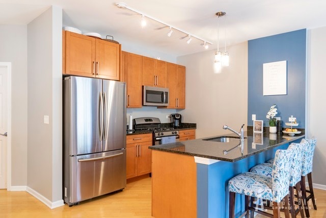 Photo - 757 W 14th St