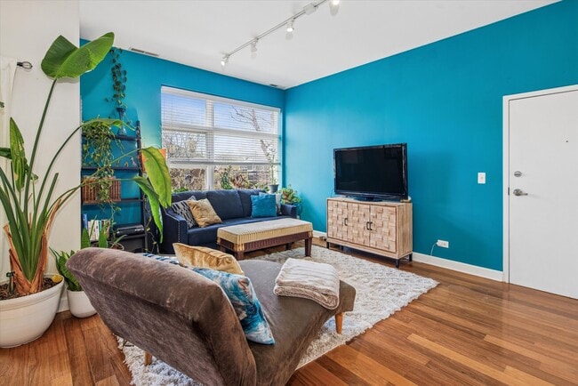 Photo - 3741 N Wolcott Ave Unit 6