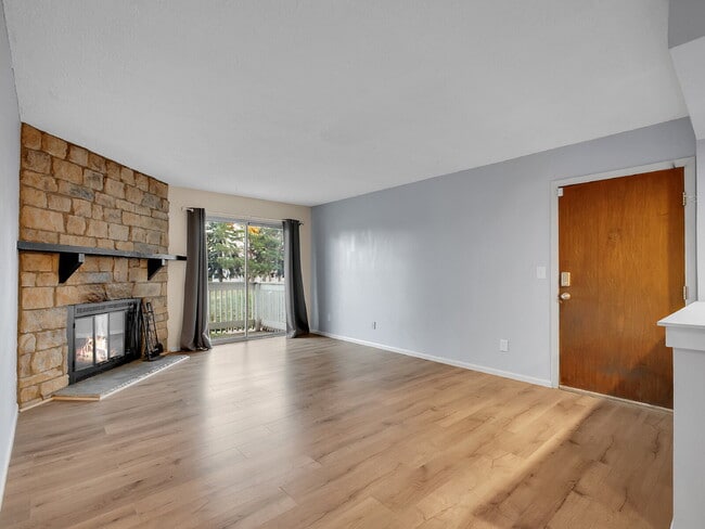 Photo - $1,600.00, 2-bed, 2-bath located in Denver Apartamento Unidad 101