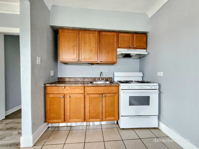 Photo - 9453 S Loomis St Unidad 305