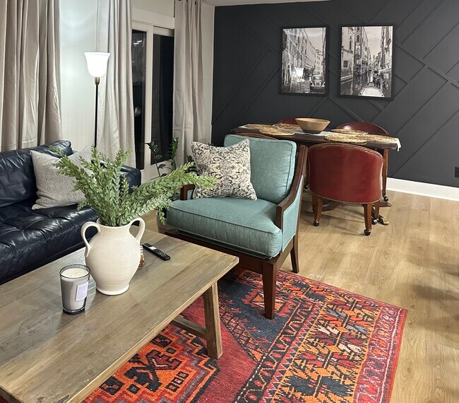 Photo - 347 Karen Dr