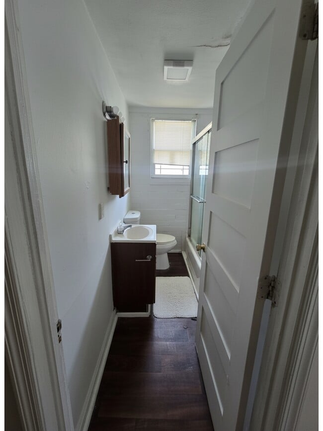 Photo - 3563 Thorpe St