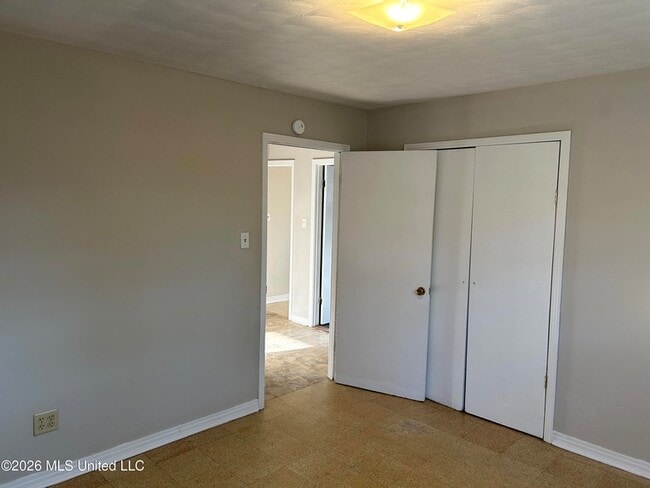 Photo - 106 Rollins Dr