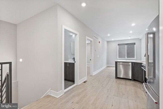 Photo - 408 N Front St Unit 3